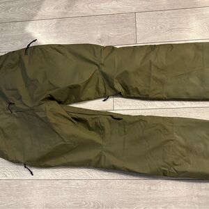 Mountain Hardware Gore-Tex snow pants